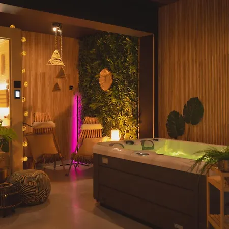 Guest house Aspen House &